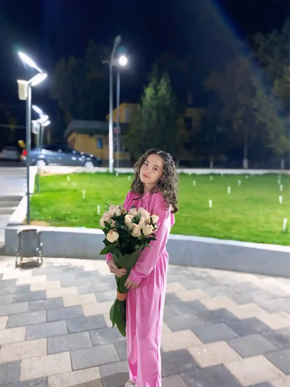 Ayollar uchun velyur ikki qismli kostyum, uy va sport to'plami: oversayz xudi + shalvar