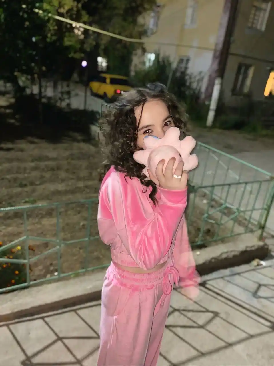 Ayollar uchun velyur ikki qismli kostyum, uy va sport to'plami: oversayz xudi + shalvar