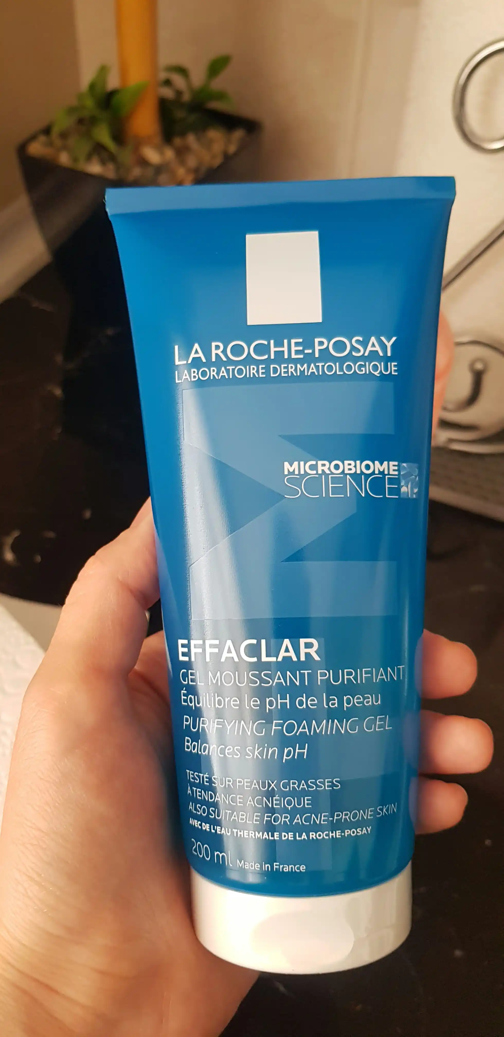 Гель очищающий LA ROCHE-POSAY EFFACLAR, пенящийся для чувствительной жирной кожи лица и тела, 200 мл