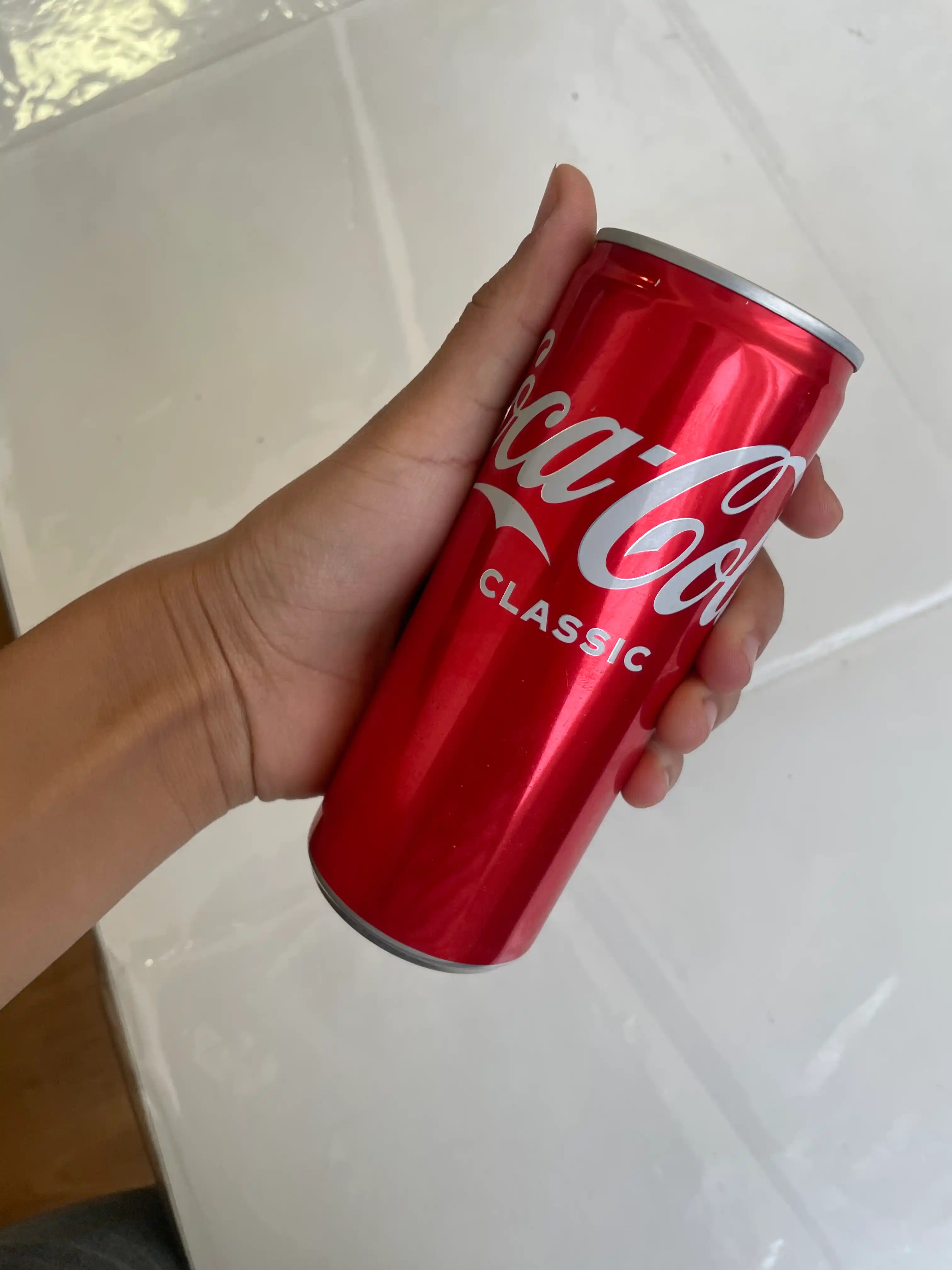 Gazlangan ichimlik Coca - Cola ichimligi, 250 ml, temir banka