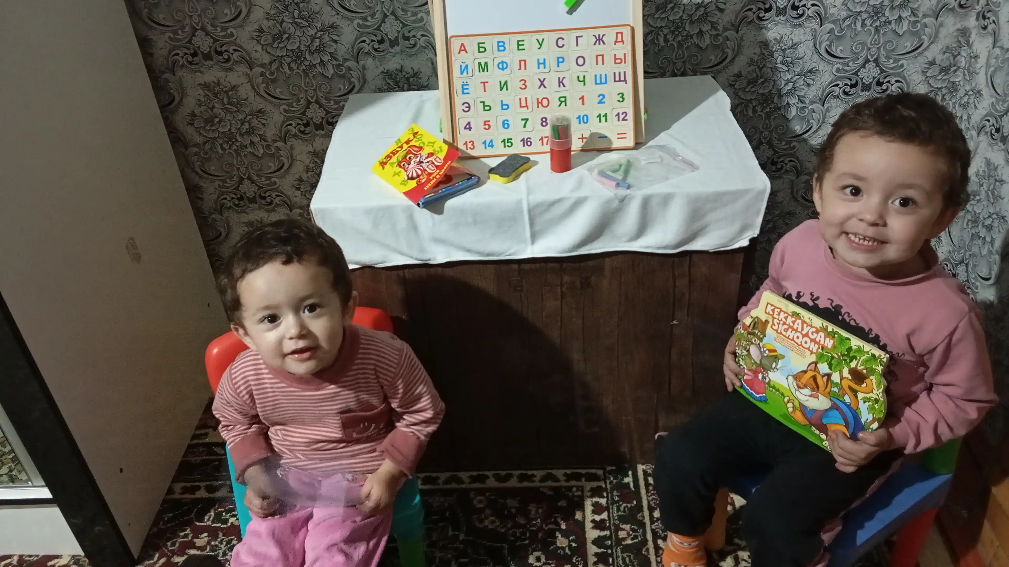 Bo'r va marker bilan chizish uchun magnit doska NikaKids, ikki tomonlama, bolalar uchun
