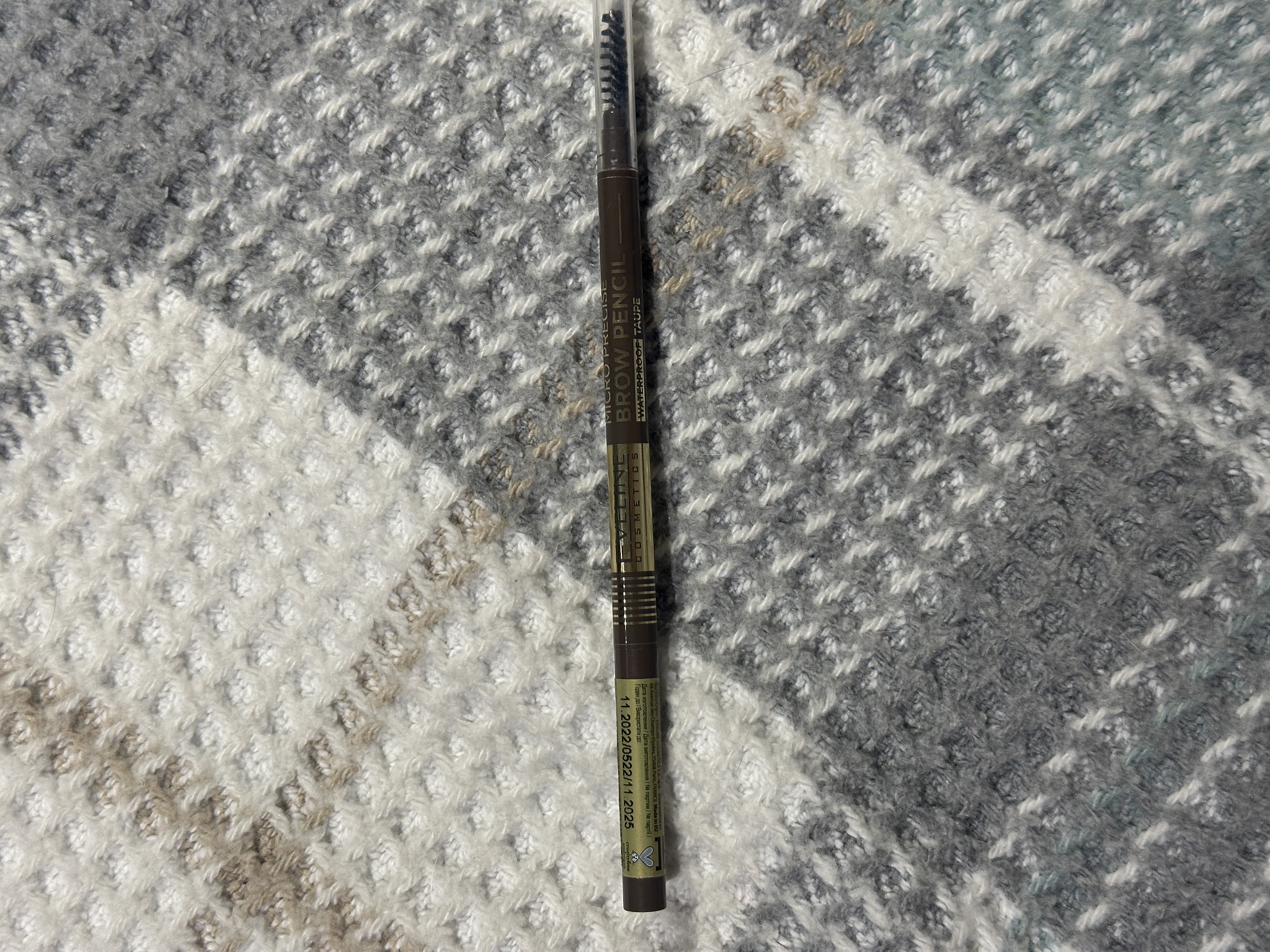 Карандаш для бровей Eveline Micro Precise Brow Pencil, серо-коричневый