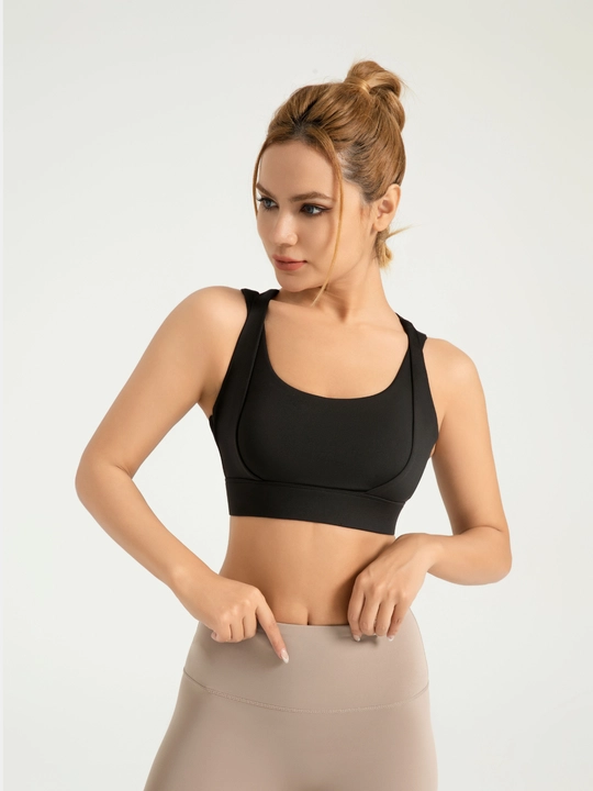 Ayollar sport topi Kioko. Olinadigan chashkali sport to'pi. Ayollar spor kiyimi