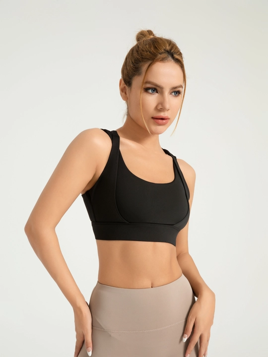 Ayollar sport topi Kioko. Olinadigan chashkali sport to'pi. Ayollar spor kiyimi