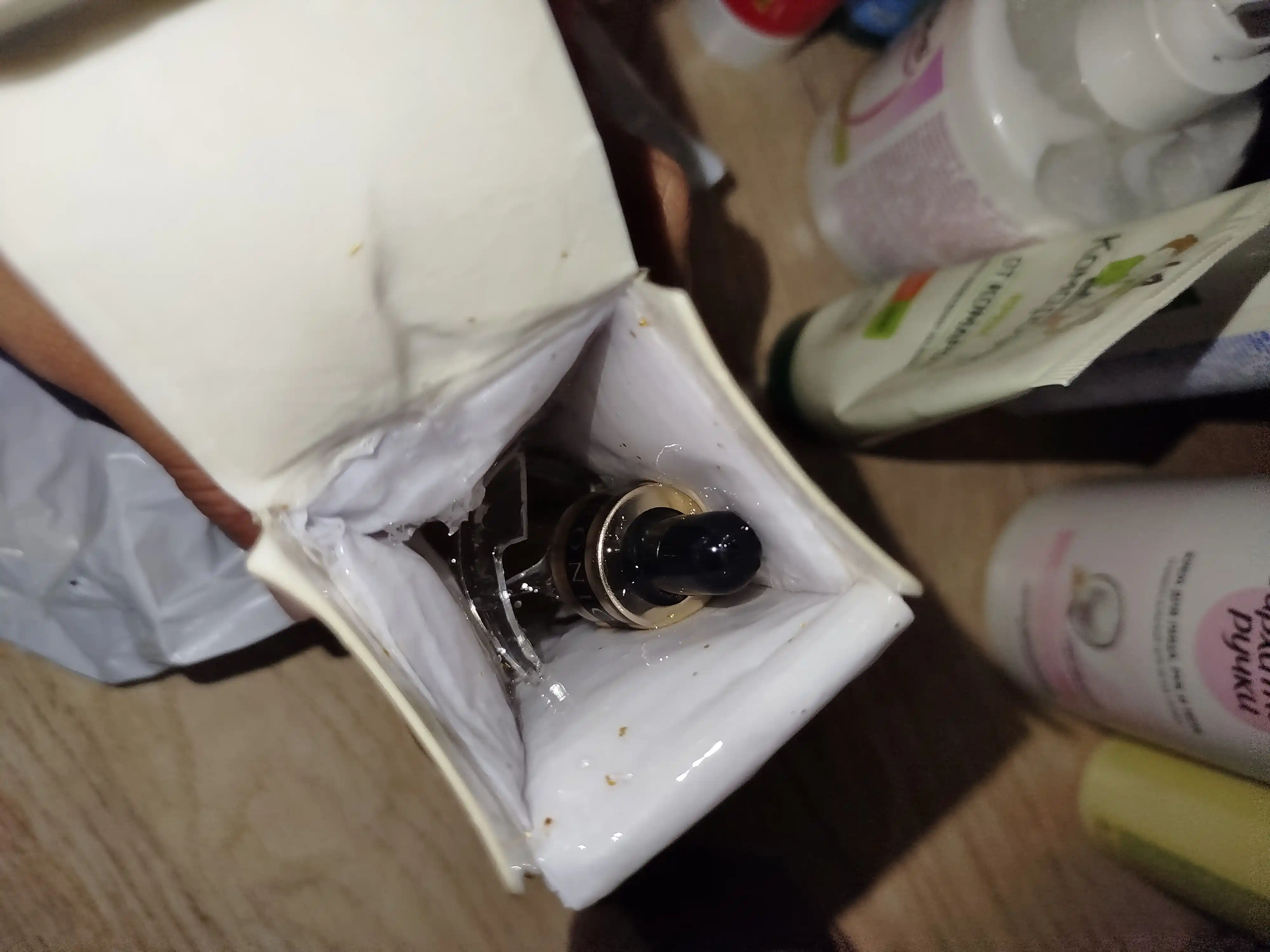 Yuz uchun zardob essensiya Hiisees, niatsinamid bilan, 100 ml