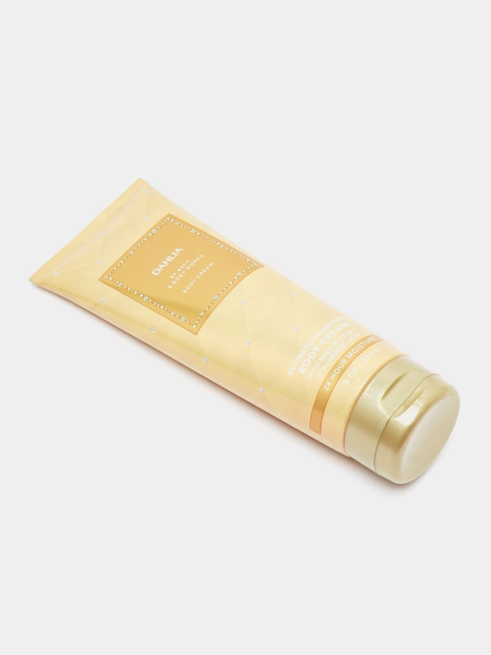 Namlantiruvchi va oziqlantiruvchi tana kremi Bath And Body Works