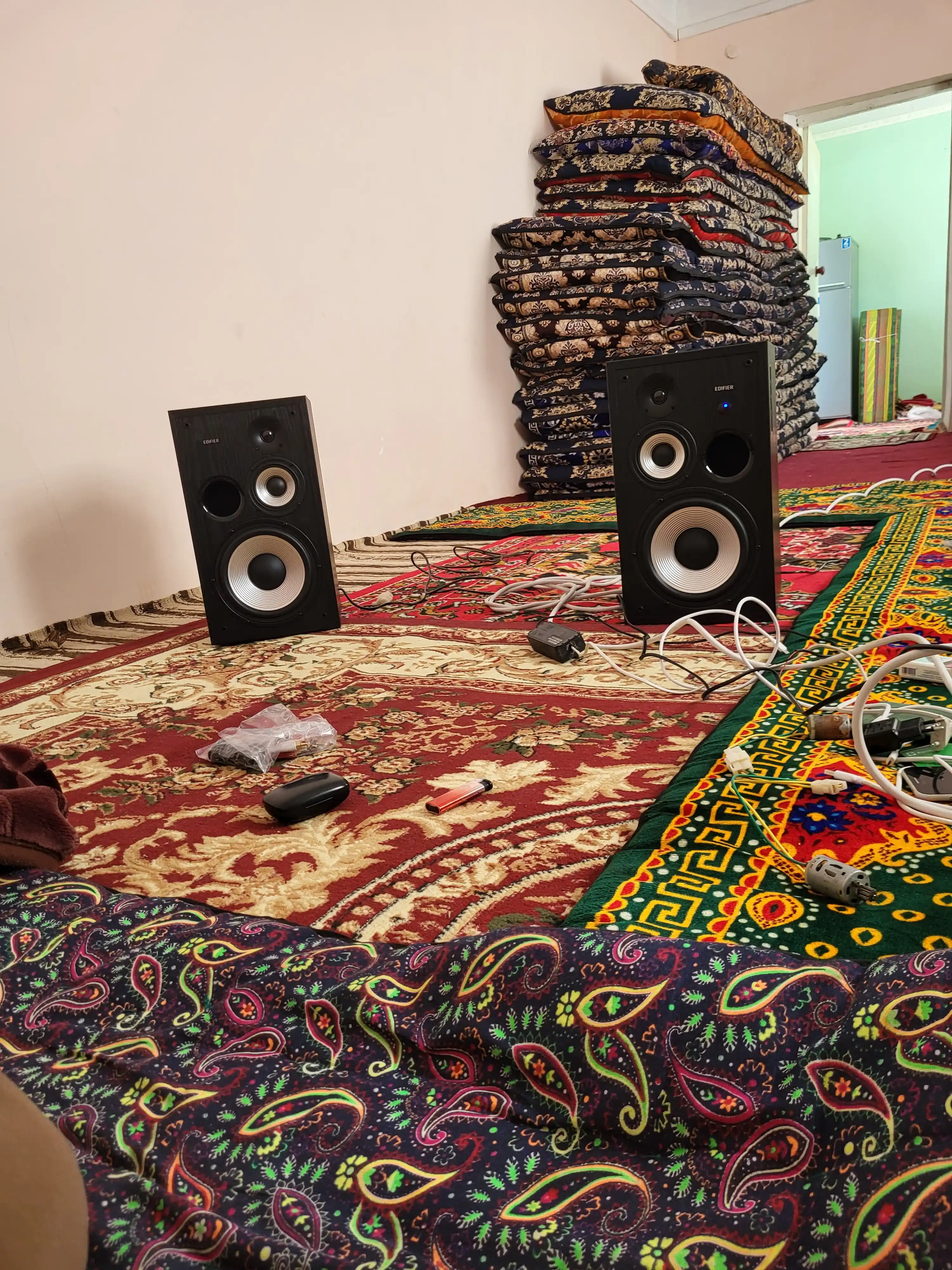 Aktiv akustik tizim Edifier R2850DB 2.0, 150 Vt