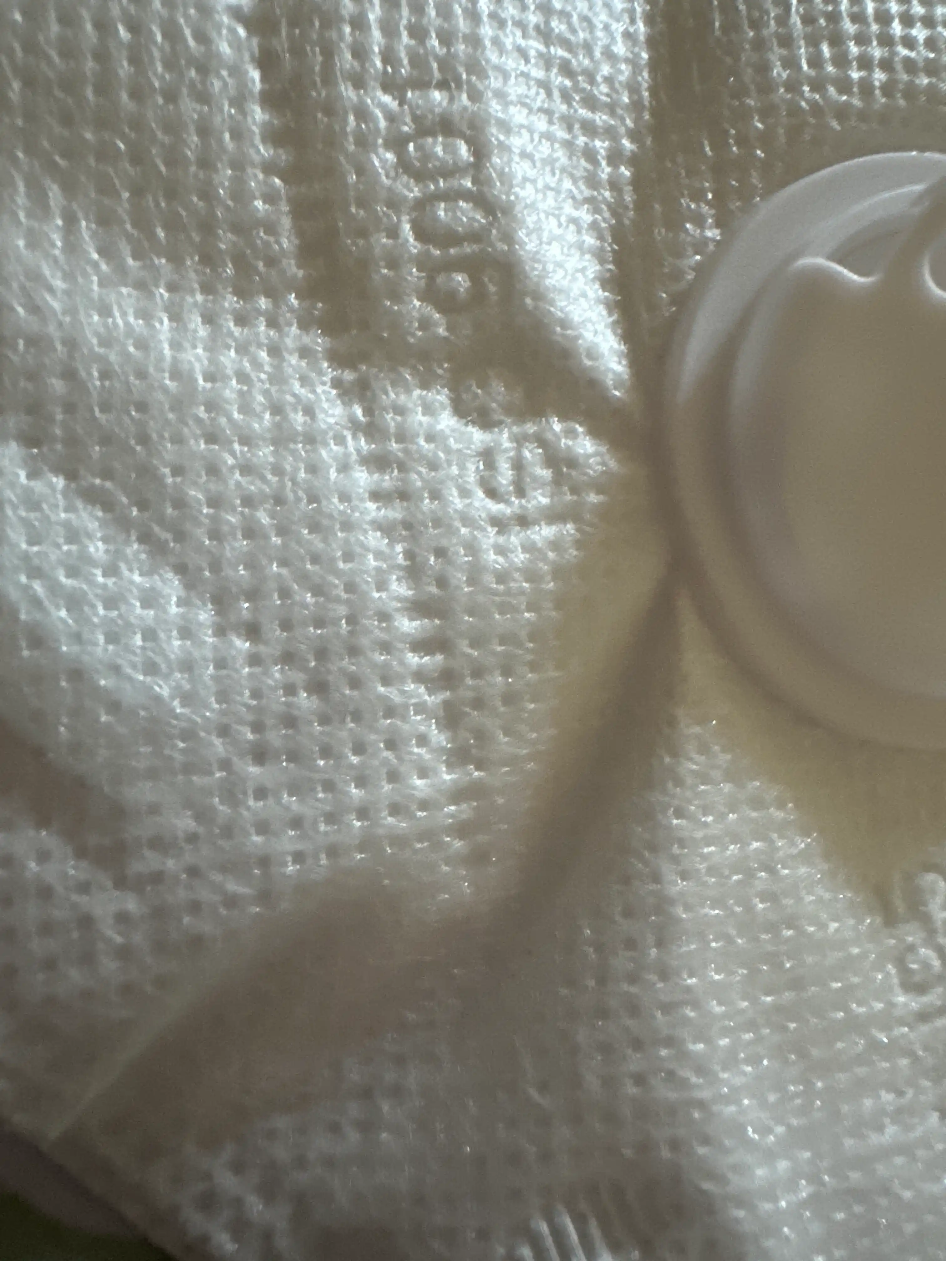 Tibbiy niqob, klapanli respirator KN 95