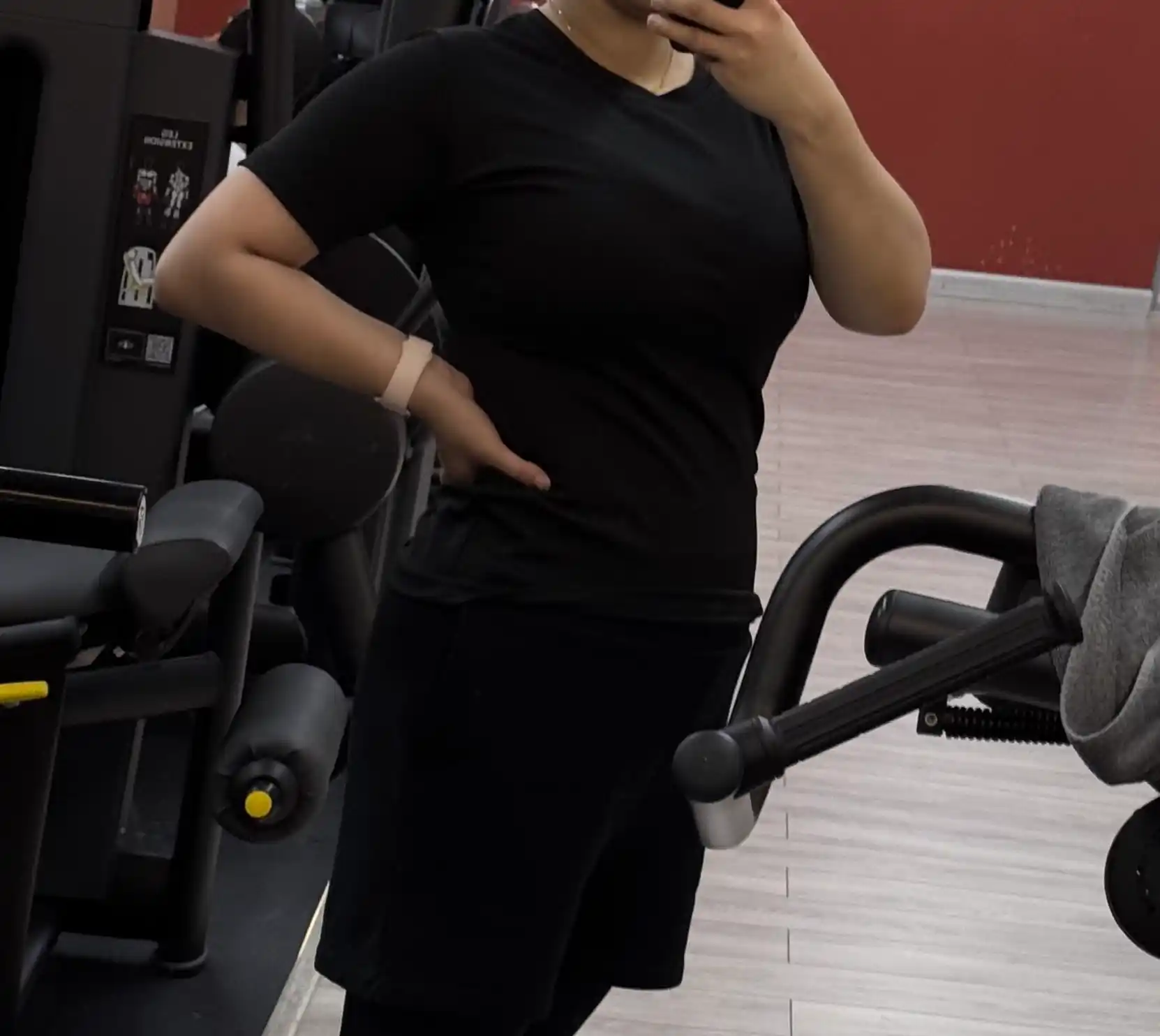 Ayollar uchun qisqa yengli sport futbolkasi, mayka, krop-top, fitnes uchun kiyim