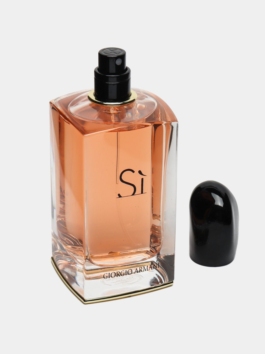 Qora tanli erkak va uning homilador xotini