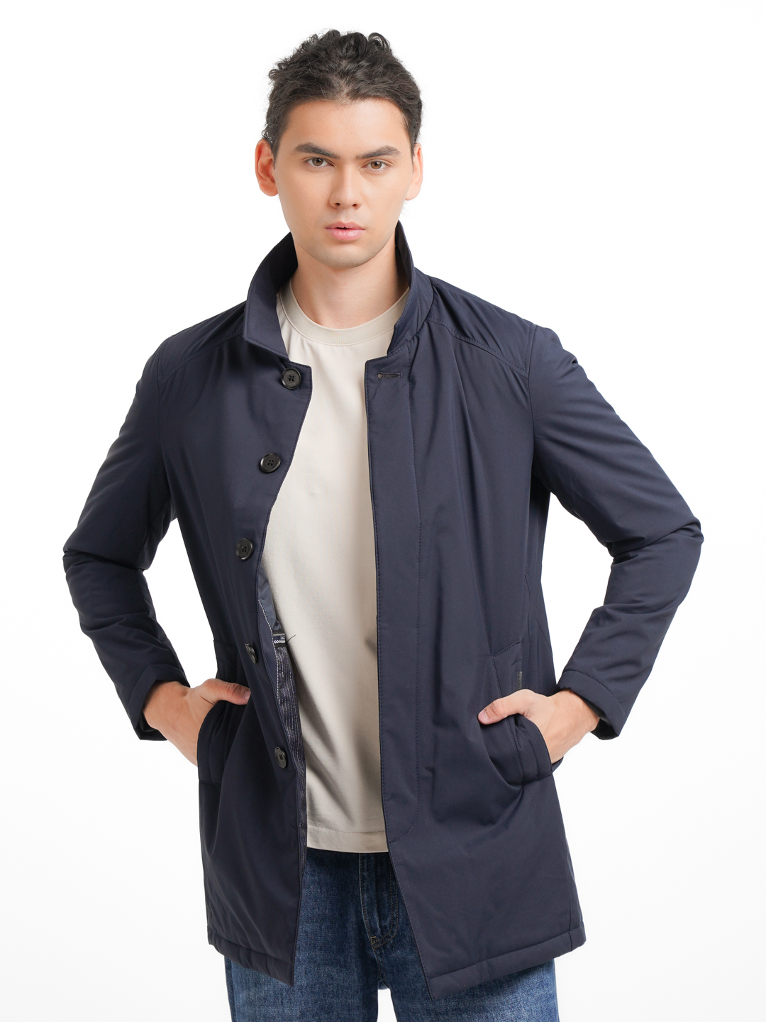 Katta eshak bilan BDSM Qiz tort oyoqqa turib korsatdi