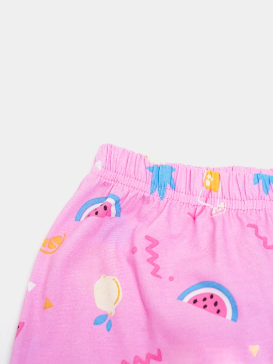 Ikki qismli pijama, shim va futbolka to'plami