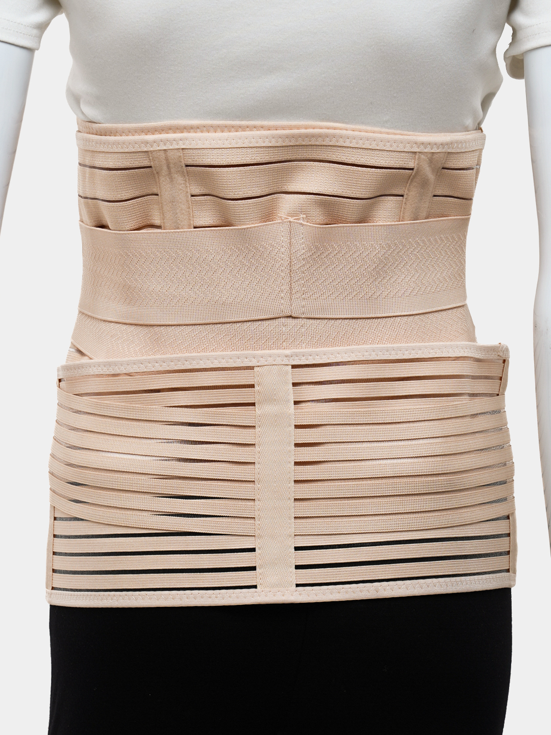 Chiroyli rasmli yalangoch qiz