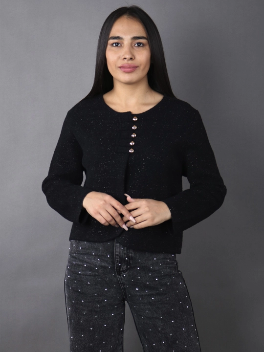 Ayollar uchun uzun yengli qisqa jaket tugmali – har kungi asosiy kiyim modeli