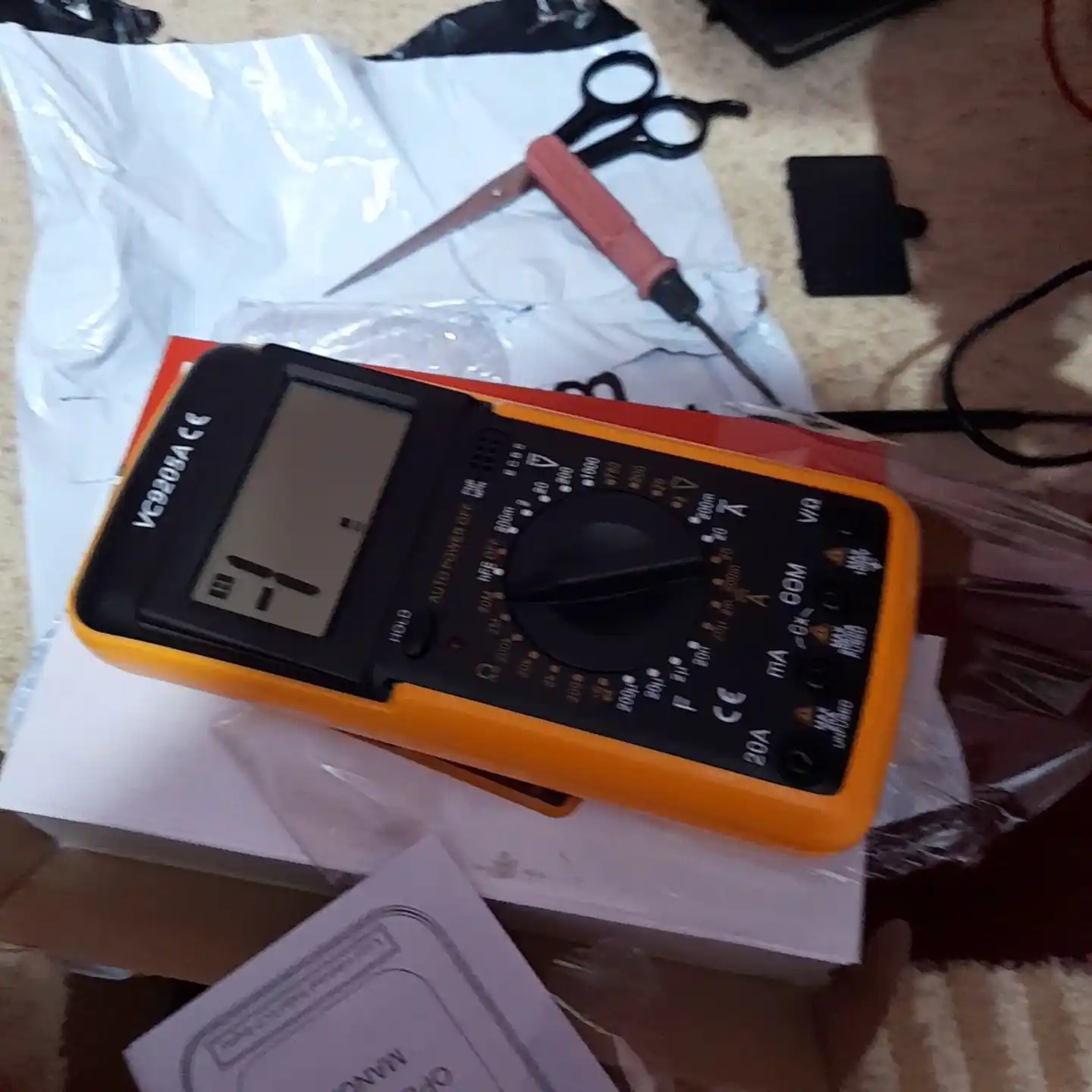 Multimetr raqamli DT9205A, ovozli qo'ng'iroq bilan