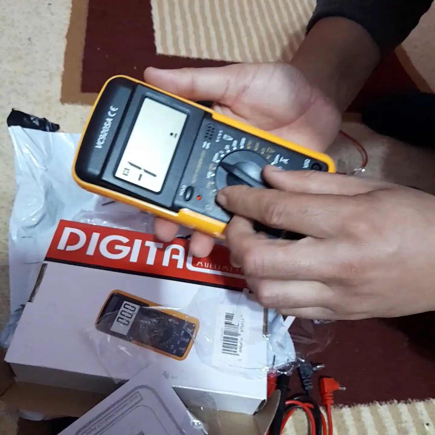 Multimetr raqamli DT9205A, ovozli qo'ng'iroq bilan