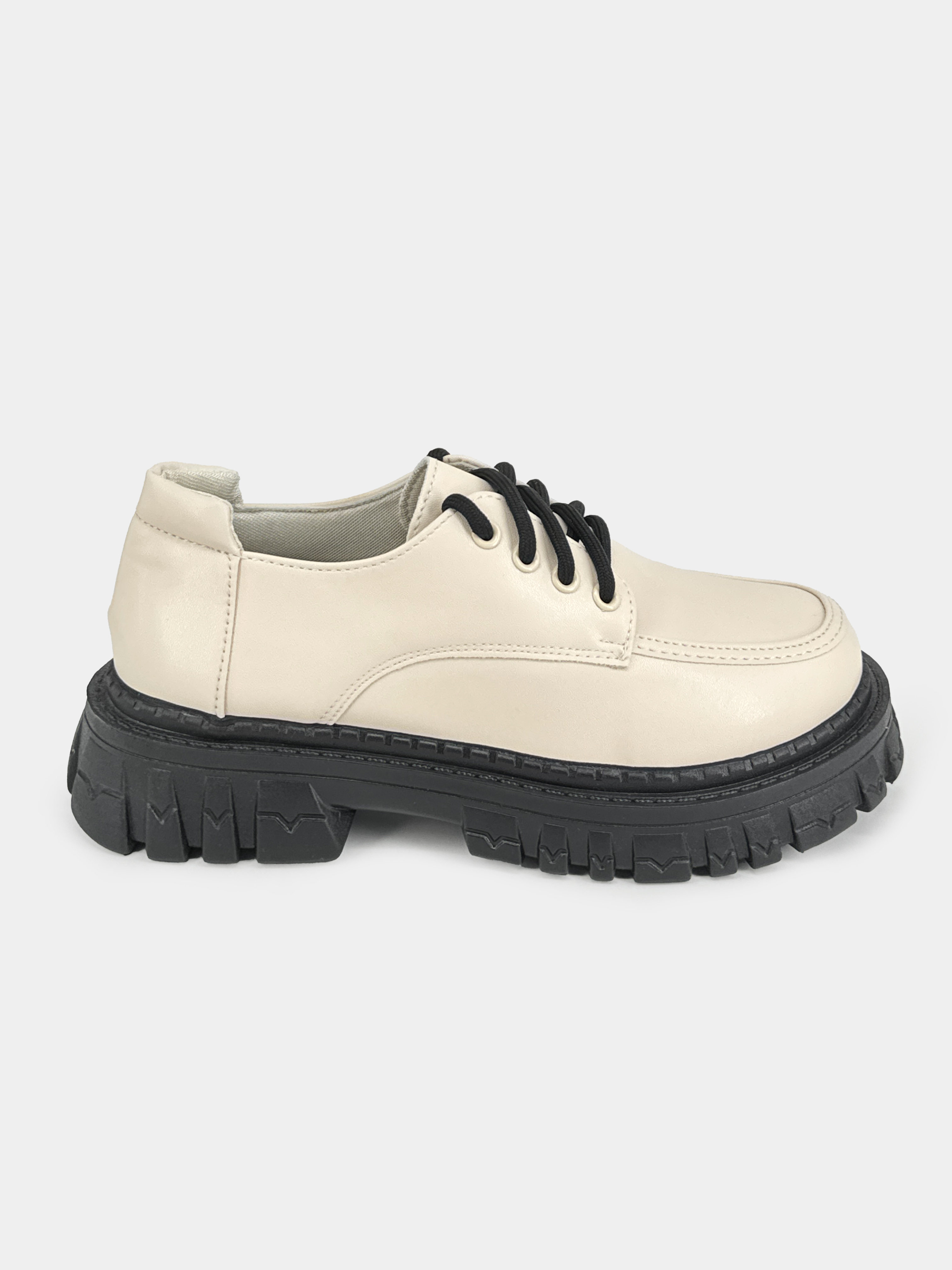 Uchtamizda bitta ayol bor Uchtamizda bitta ayol bor