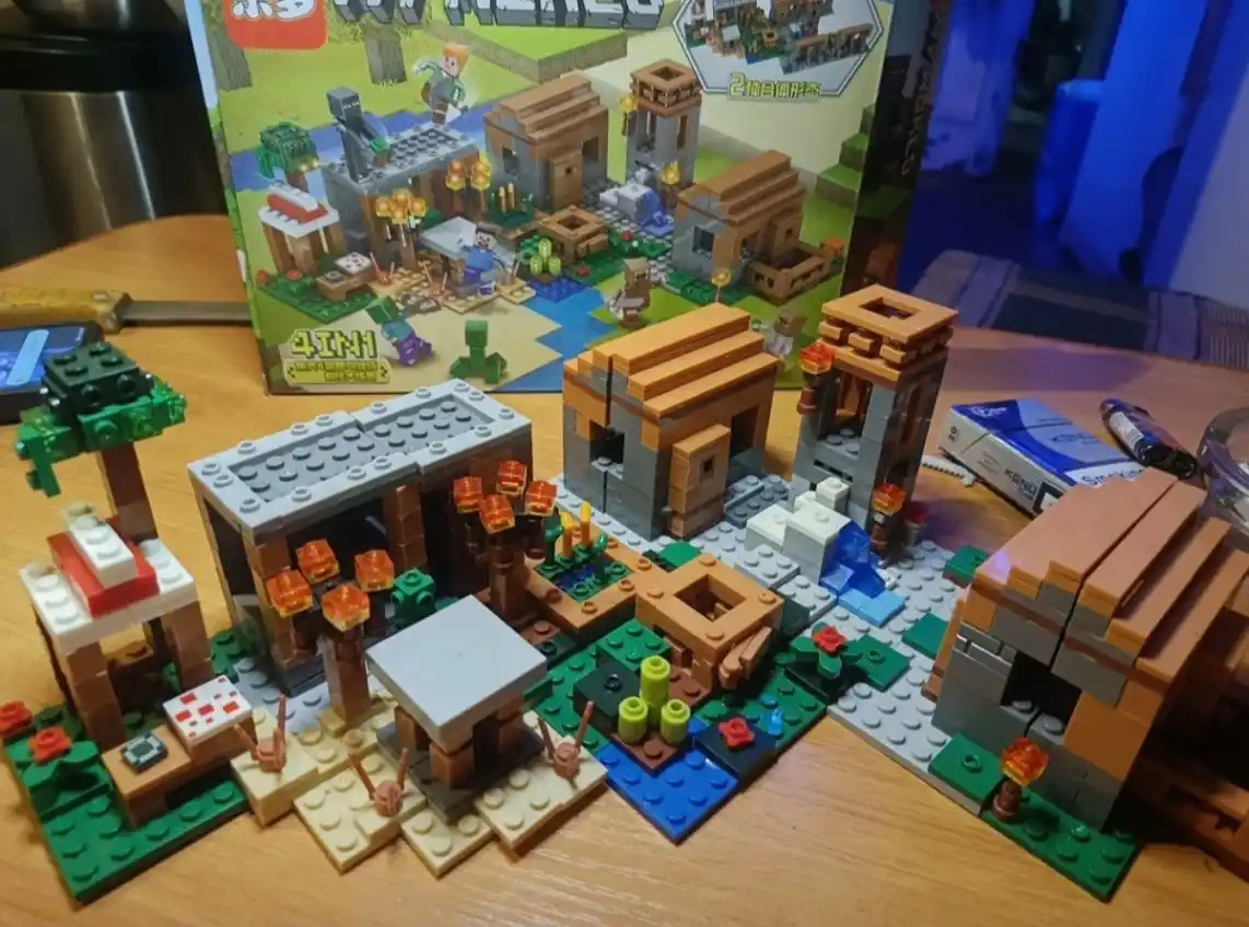 Lego My World konstruktori Lego Minecraft, Cube world bilan mos keladi