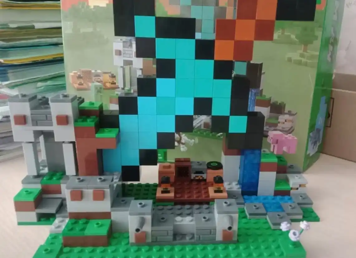 Lego My World konstruktori Lego Minecraft, Cube world bilan mos keladi