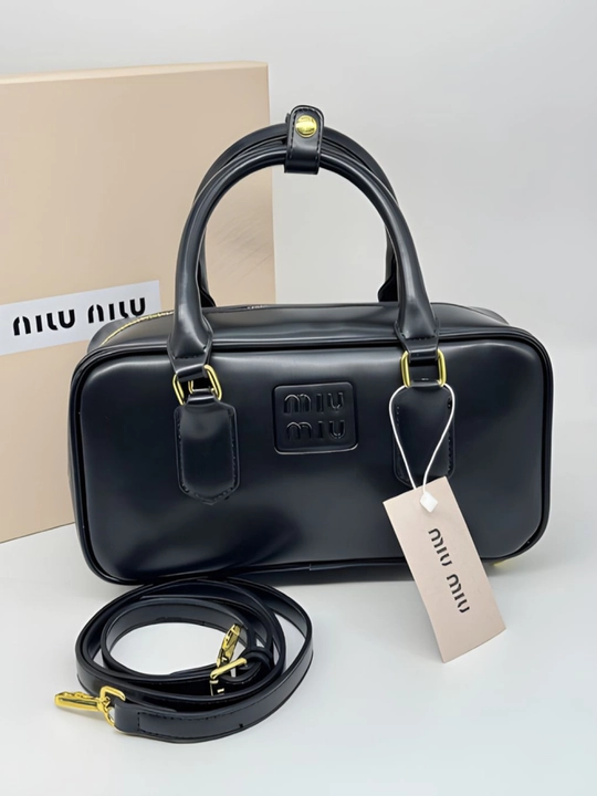 Сумка Miu Miu Black Arcadie, кожаная, багет с двумя ручками