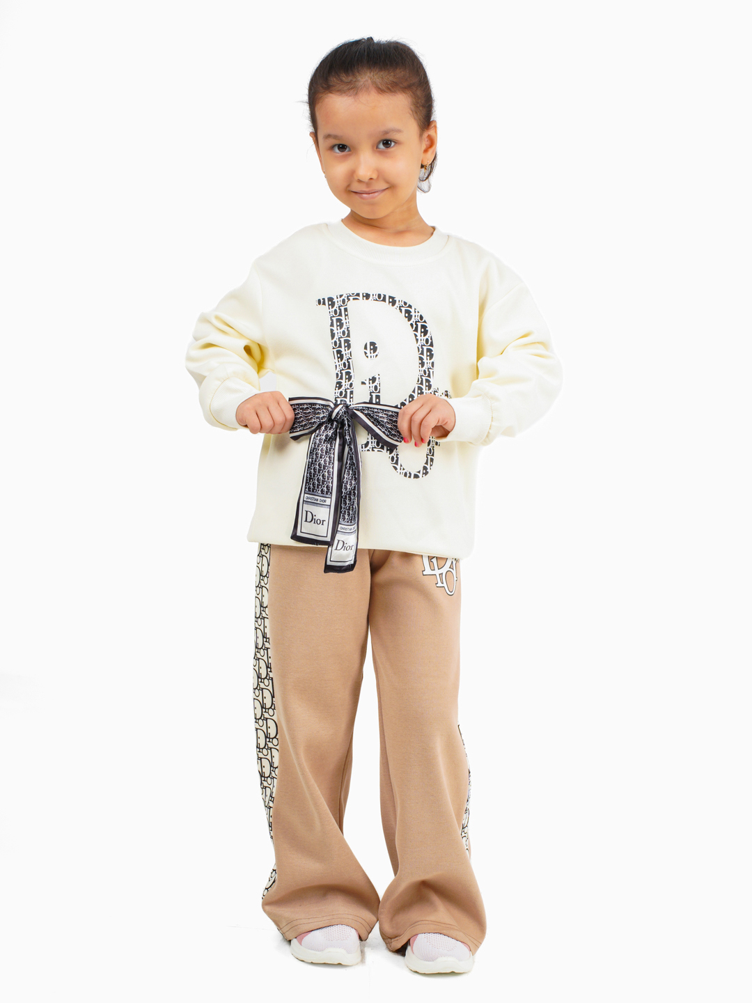 Barnaboning yalangoch fotosurati