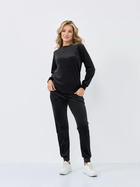 Velyur pijama, katta o'lchamli, jogger - shim va engi uzun kostyum bilan, uy uchun