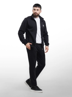 Qora