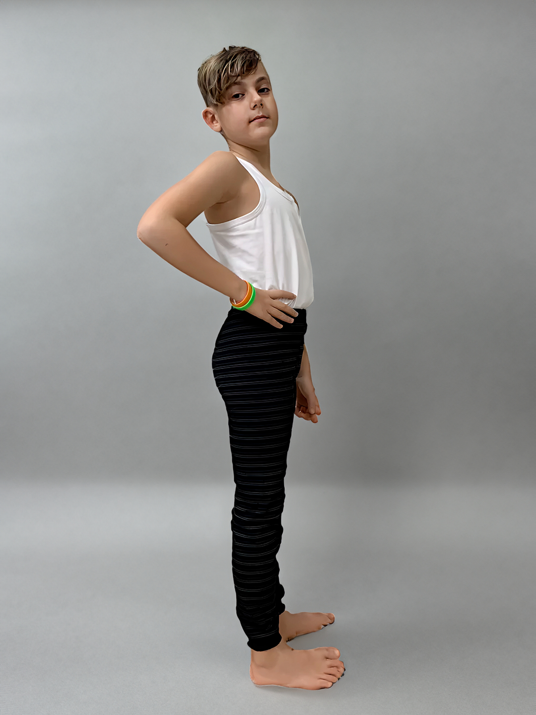 Onam qiziga anal pornoni orgatadi