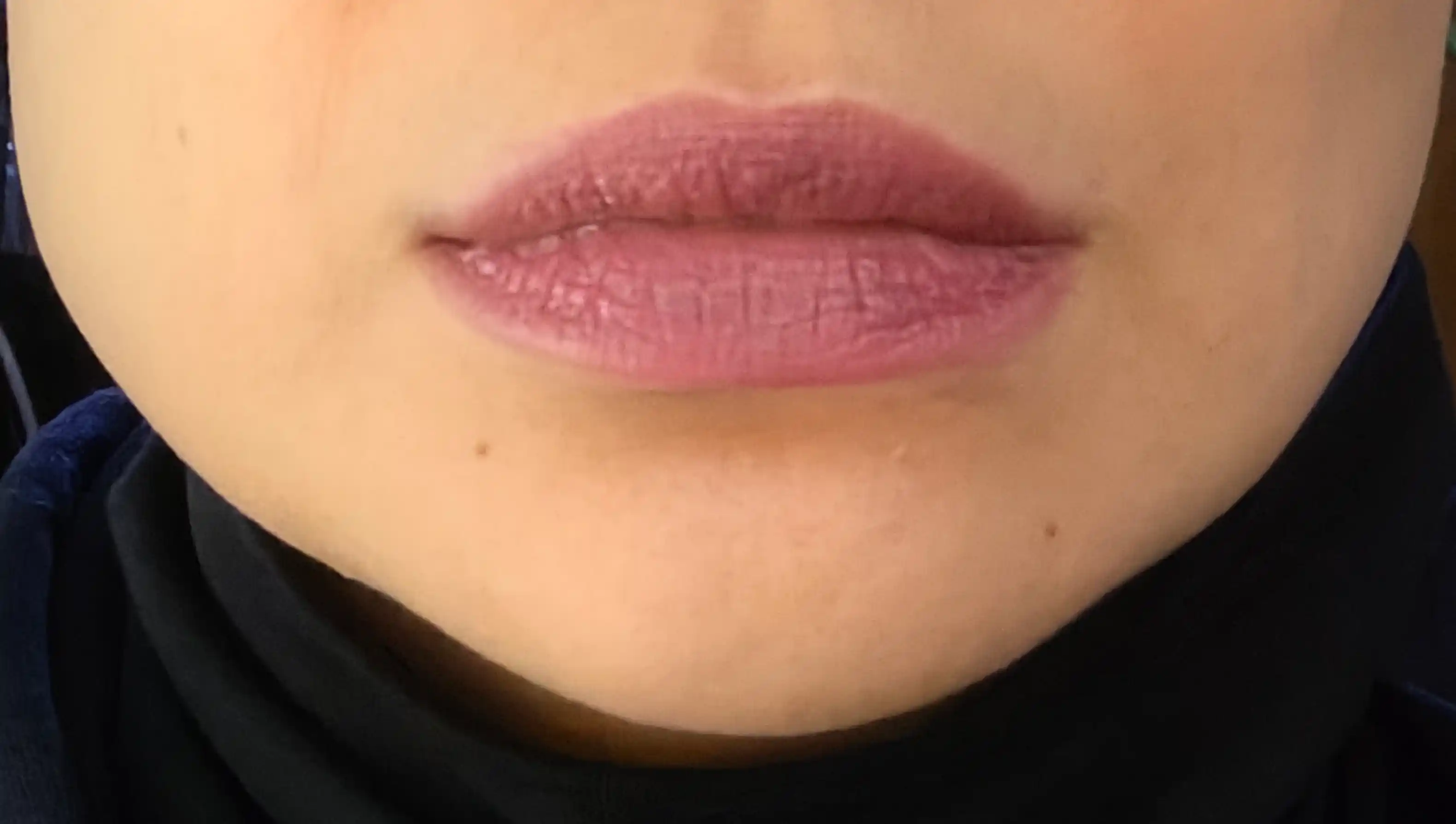 Lablar uchun qalam Eveline Max Intense Color, ton 18 Yengil olxo'ri