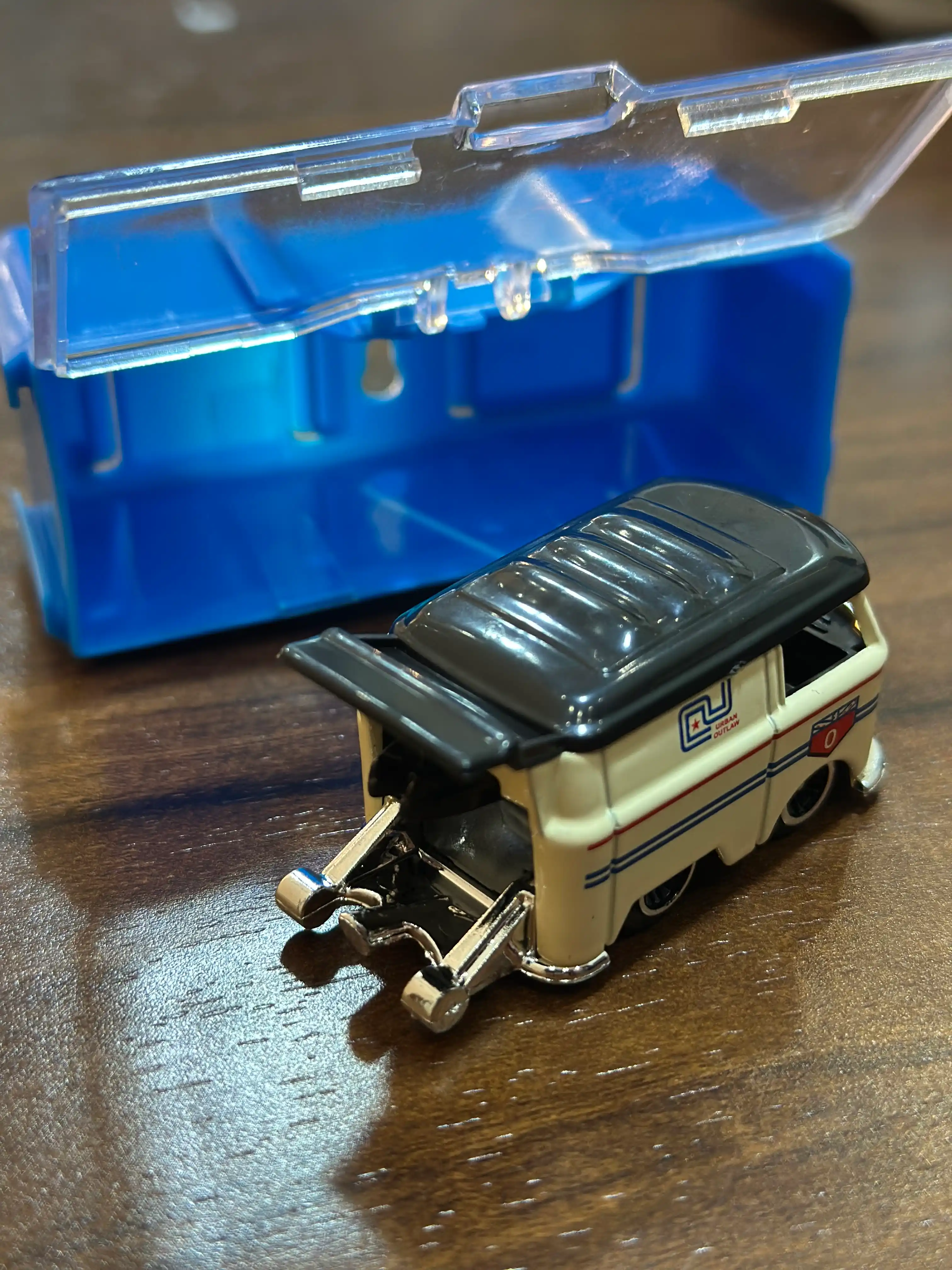 Metall mashinalar Hot Wheels stilida, to'plami 8 dona, konteynerlardan konstruktor