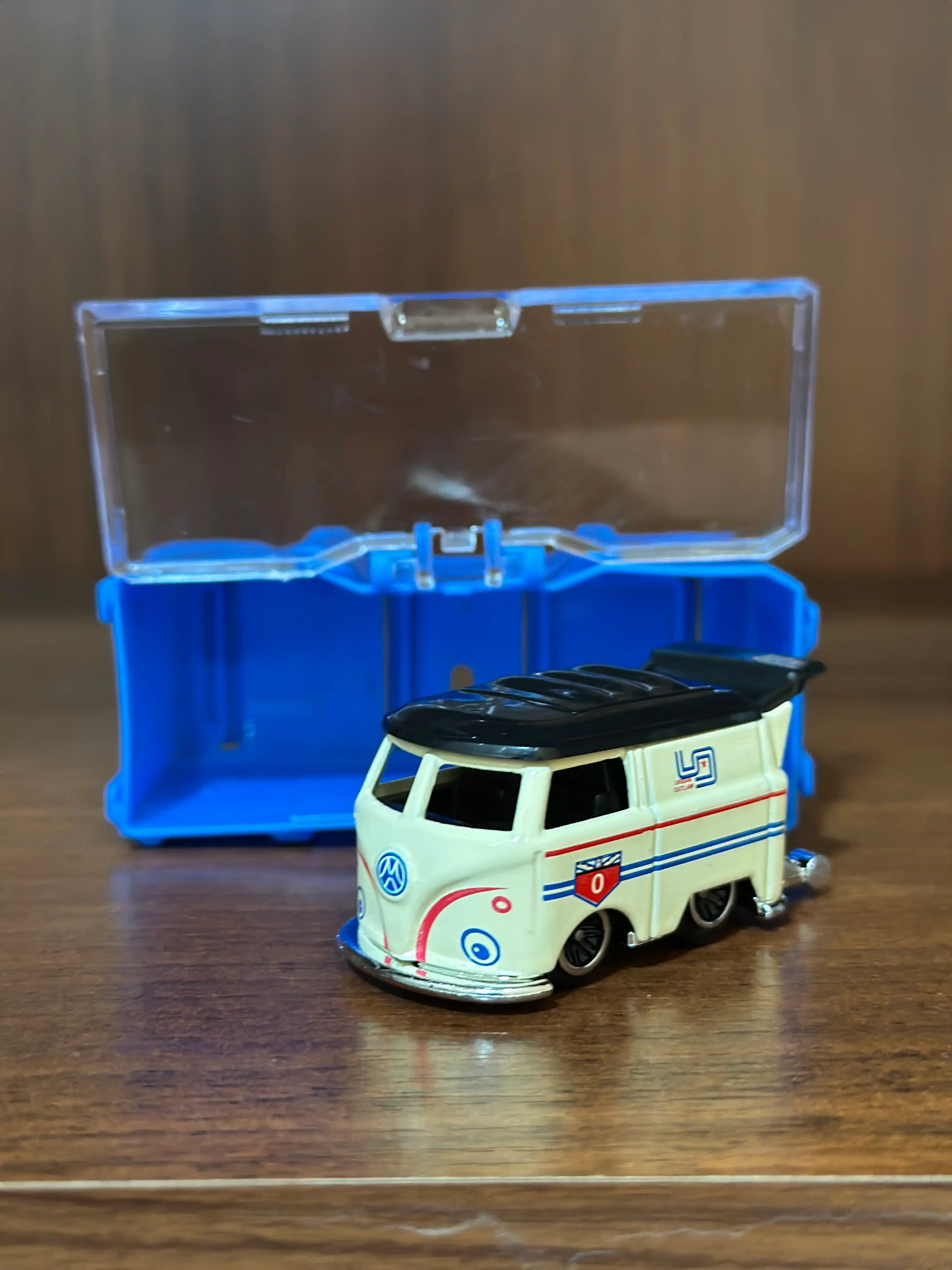 Metall mashinalar Hot Wheels stilida, to'plami 8 dona, konteynerlardan konstruktor