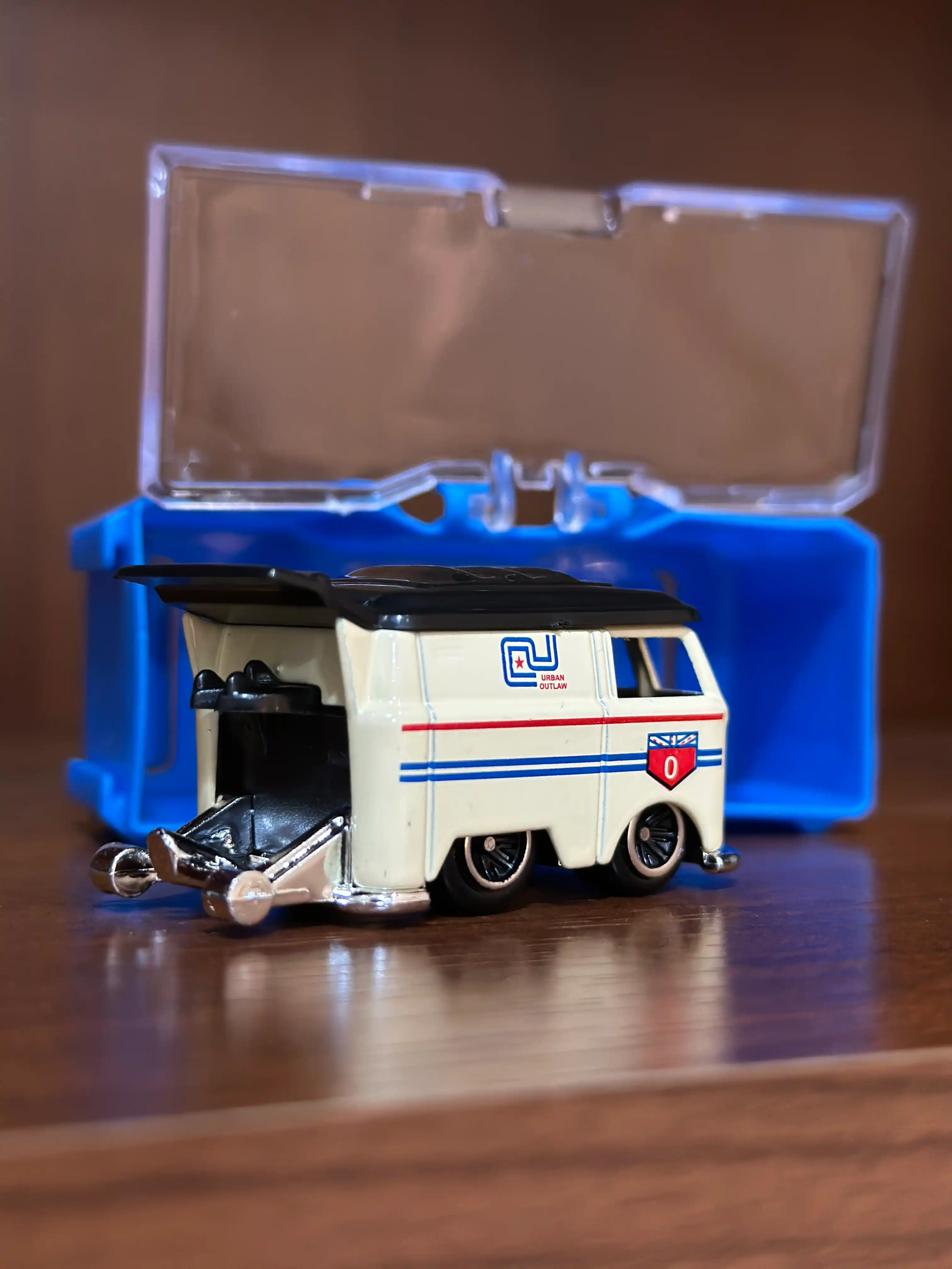 Metall mashinalar Hot Wheels stilida, to'plami 8 dona, konteynerlardan konstruktor