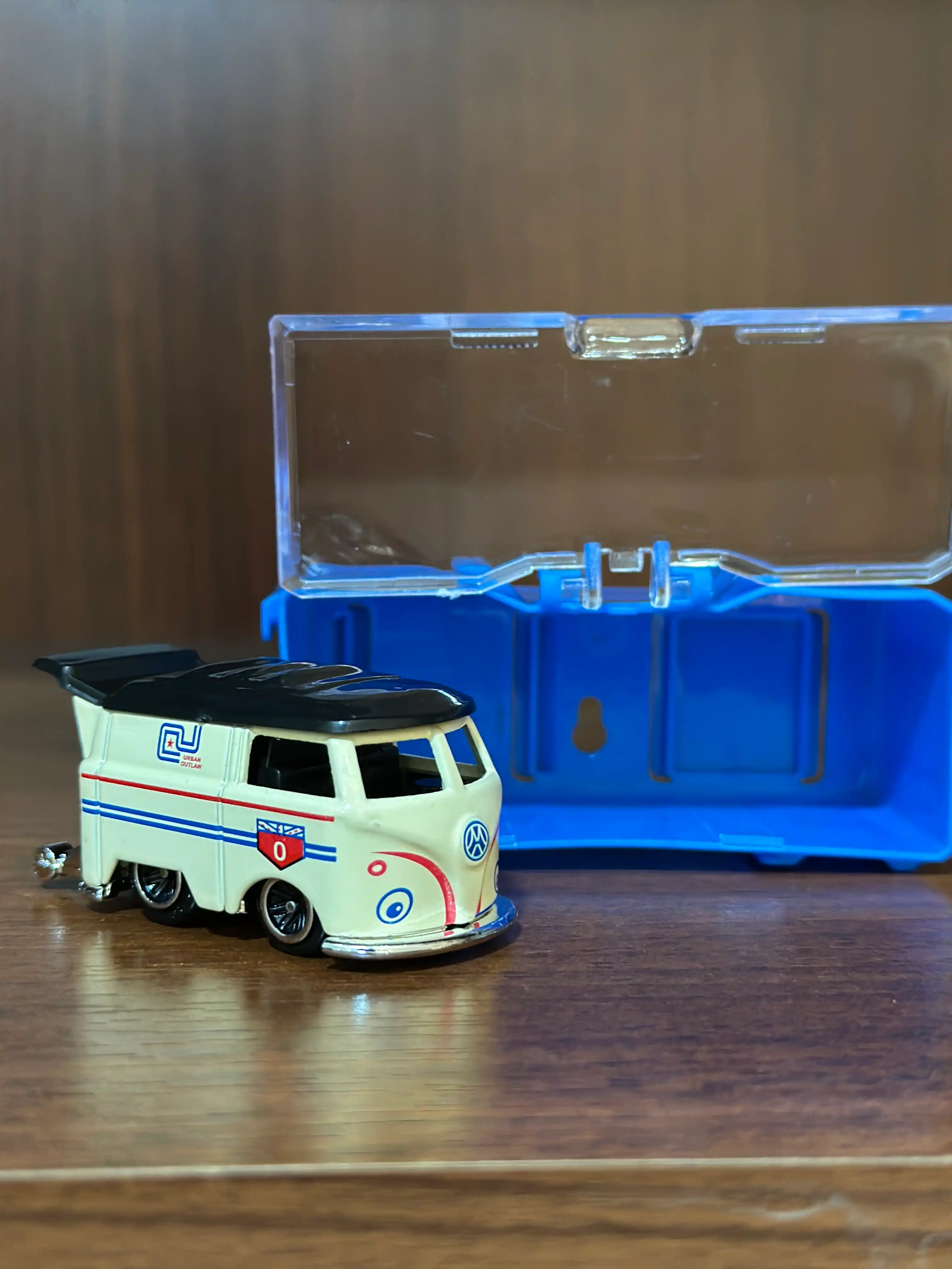 Metall mashinalar Hot Wheels stilida, to'plami 8 dona, konteynerlardan konstruktor