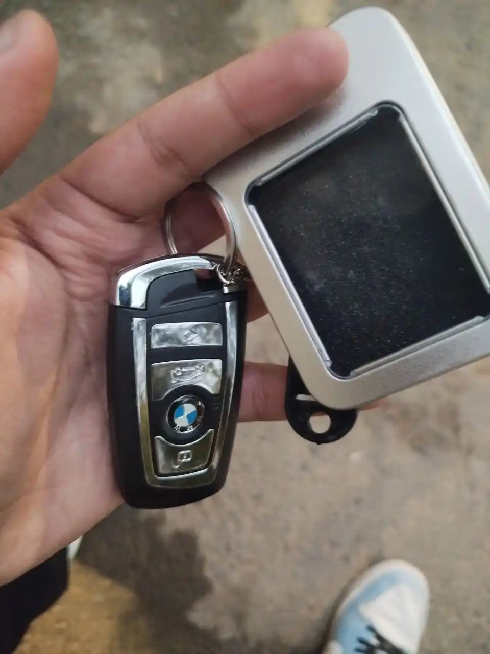 USB 3.2 32 GB, 64 GB, 128 GB fleshka, pult ko‘rinishida, shaxsiy kompyuter va avtomobil uchun tezkor xotira