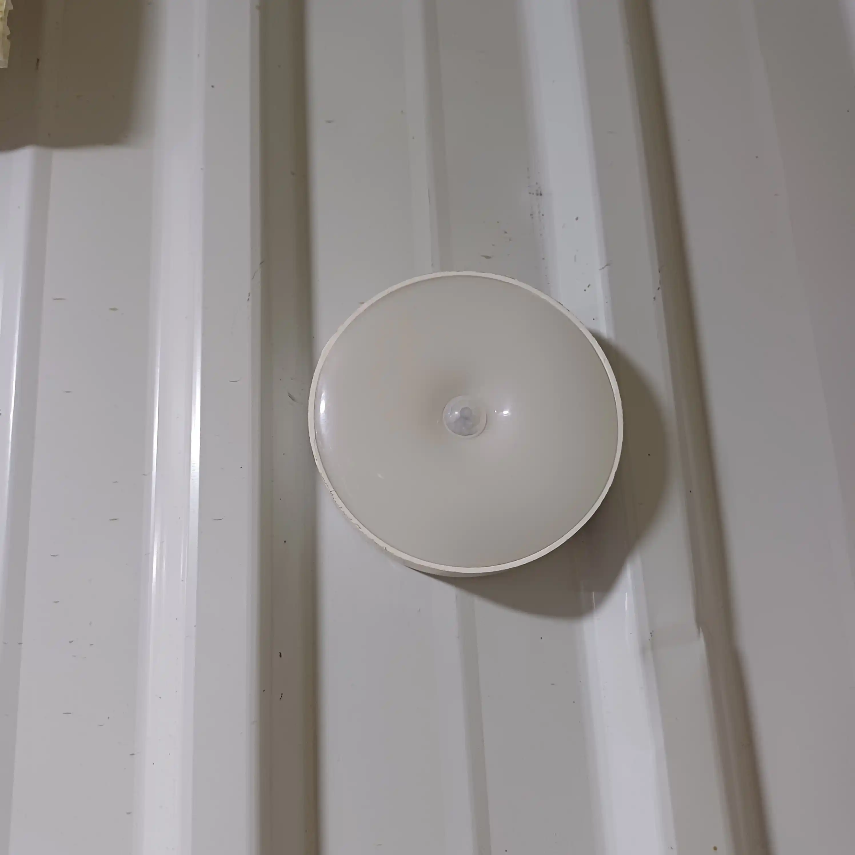 Simsiz LED chiroq, tungi yorug'lik, akkumulyatorli, harakat sensori bilan chiroq