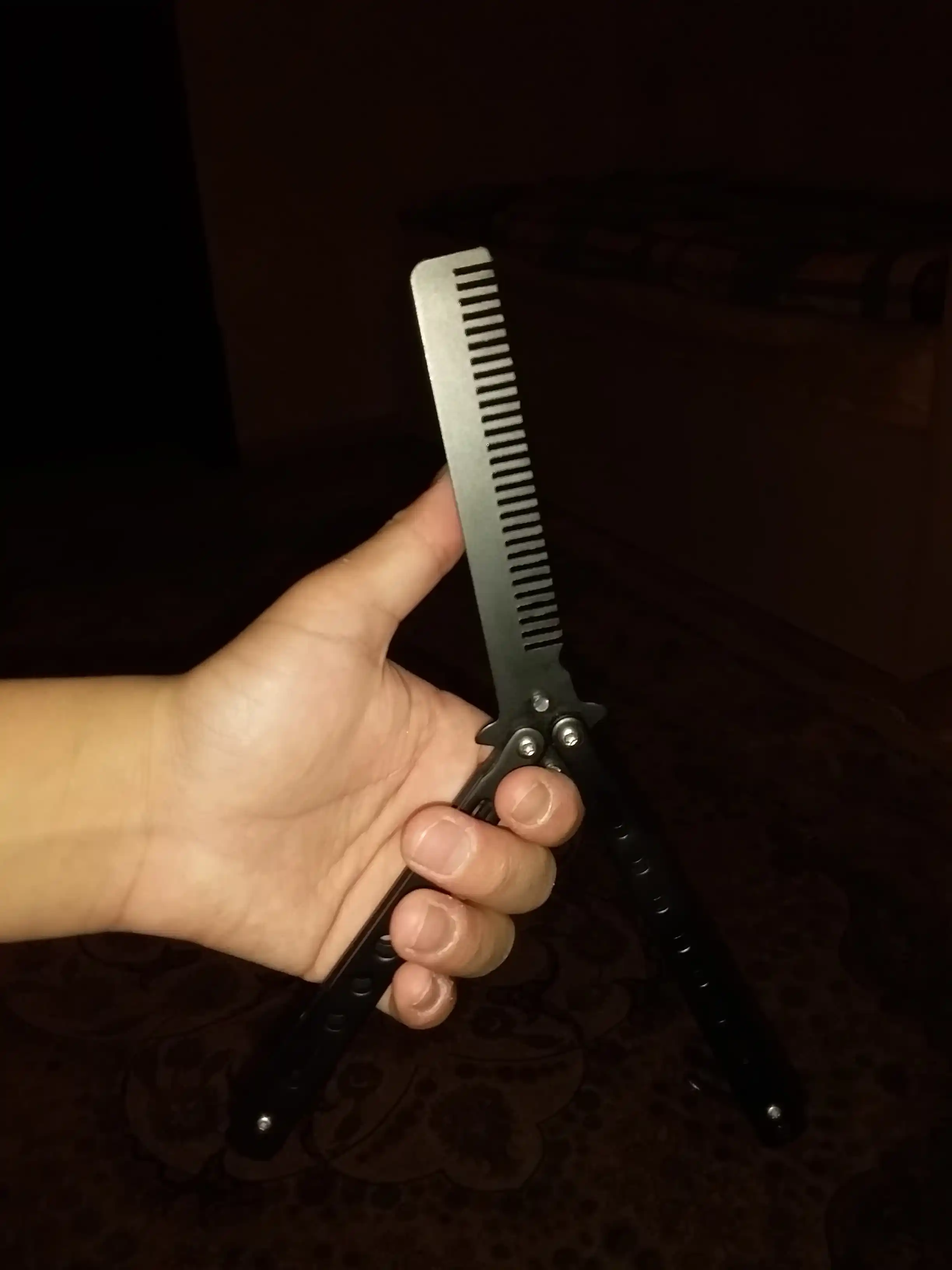Soch va soqol uchun kapalak taroq, ag'darish, yig'ish uchun o'rgatish kapalak pichog'i