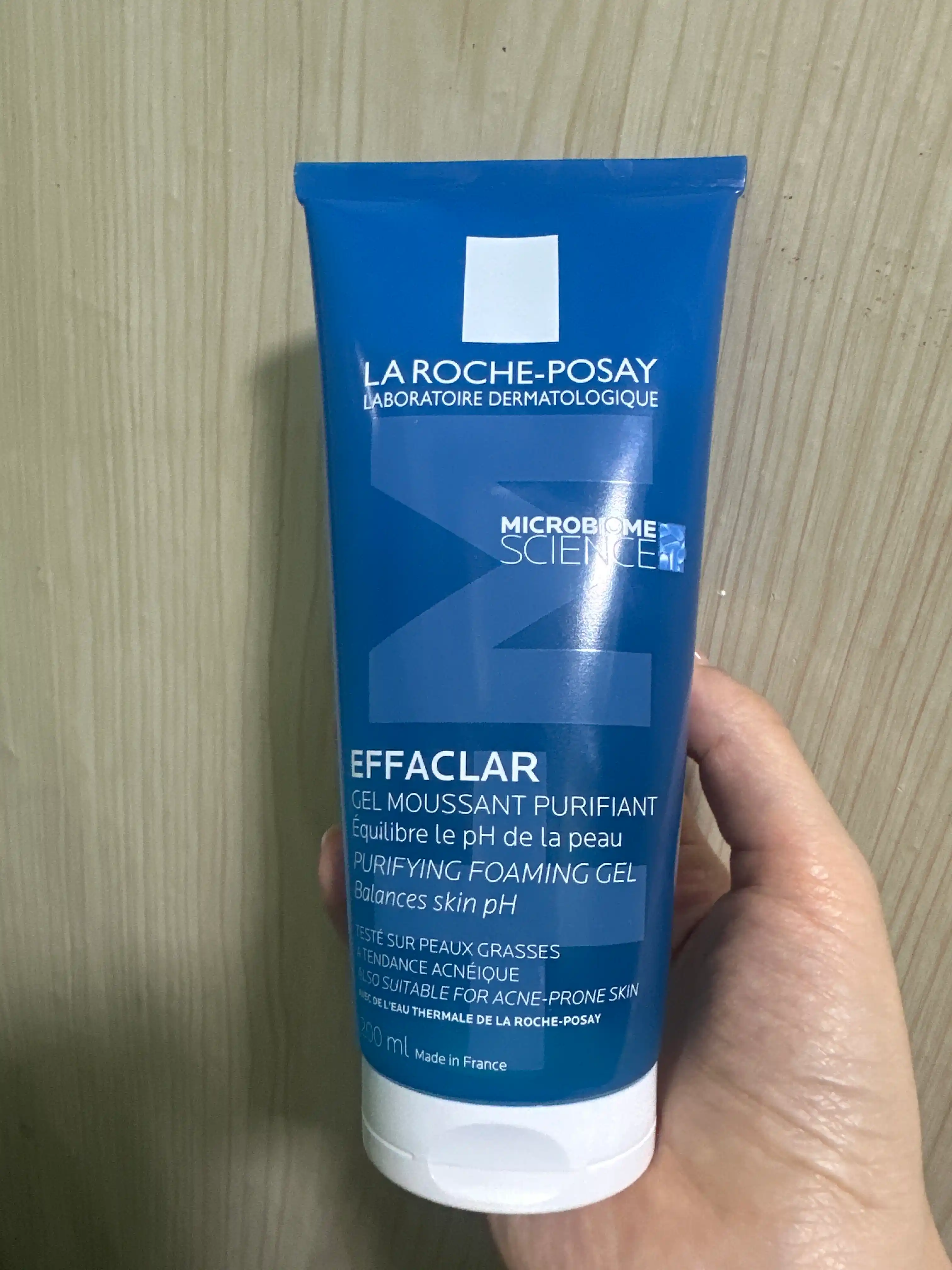Гель очищающий LA ROCHE-POSAY EFFACLAR, пенящийся для чувствительной жирной кожи лица и тела, 200 мл