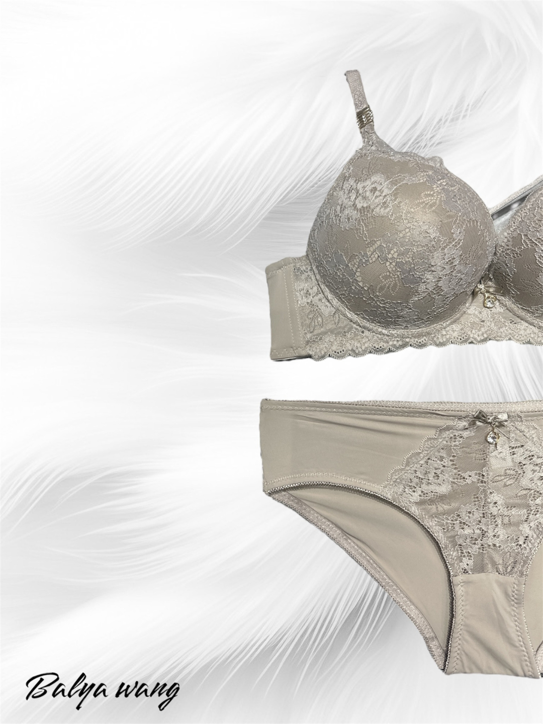 Yetuk rus ayol mobil porno Tayt, mini yubka va poshnali lezbiyenlar