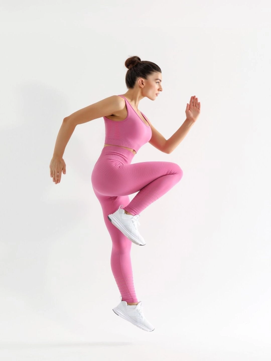 Ayollar uchun fitnes kostyumi, legginslari va top, 2 tasi 1 da