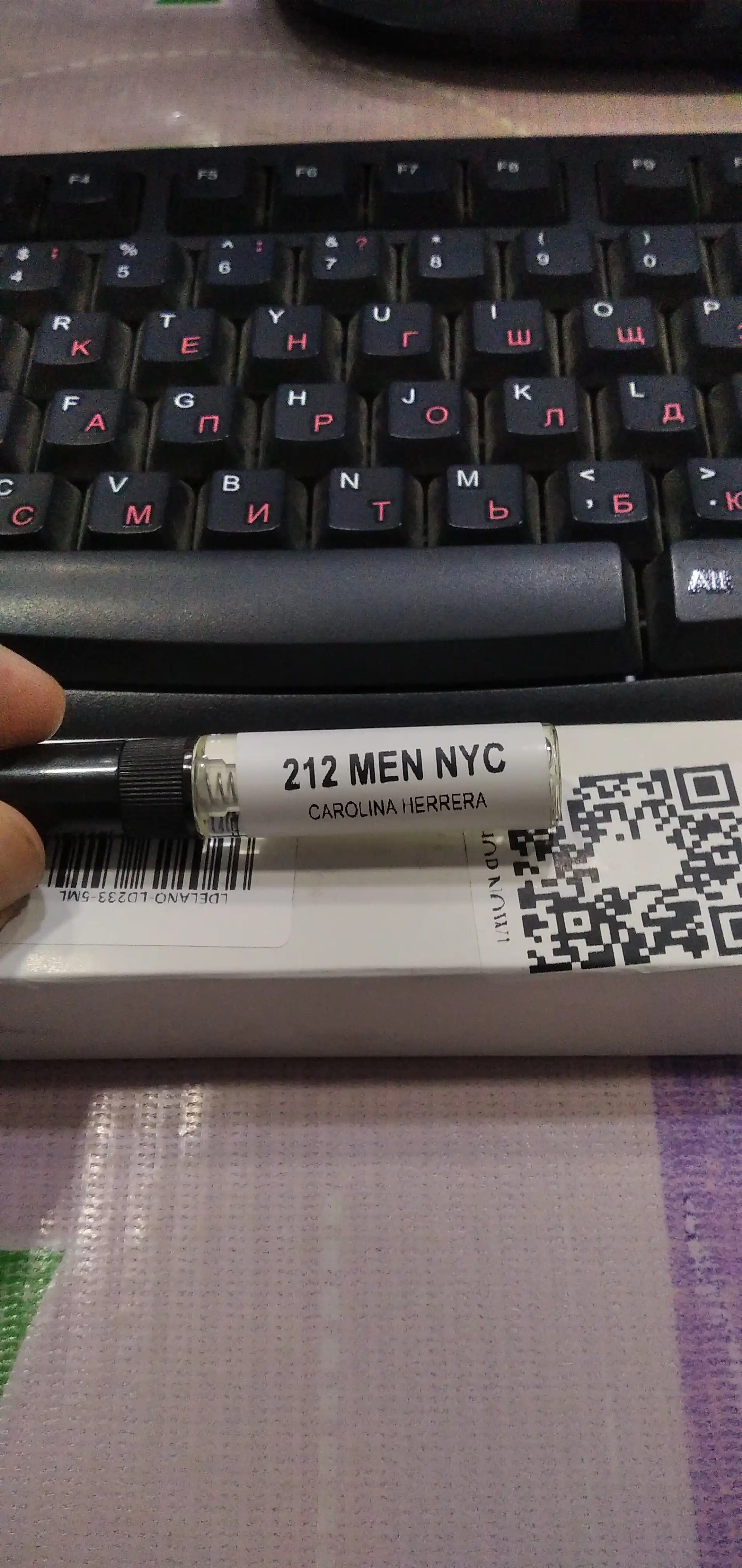 Духи мужские Carolina Herrera 212 Men парфюм для мужчин, стойкий свежий аромат, пробники