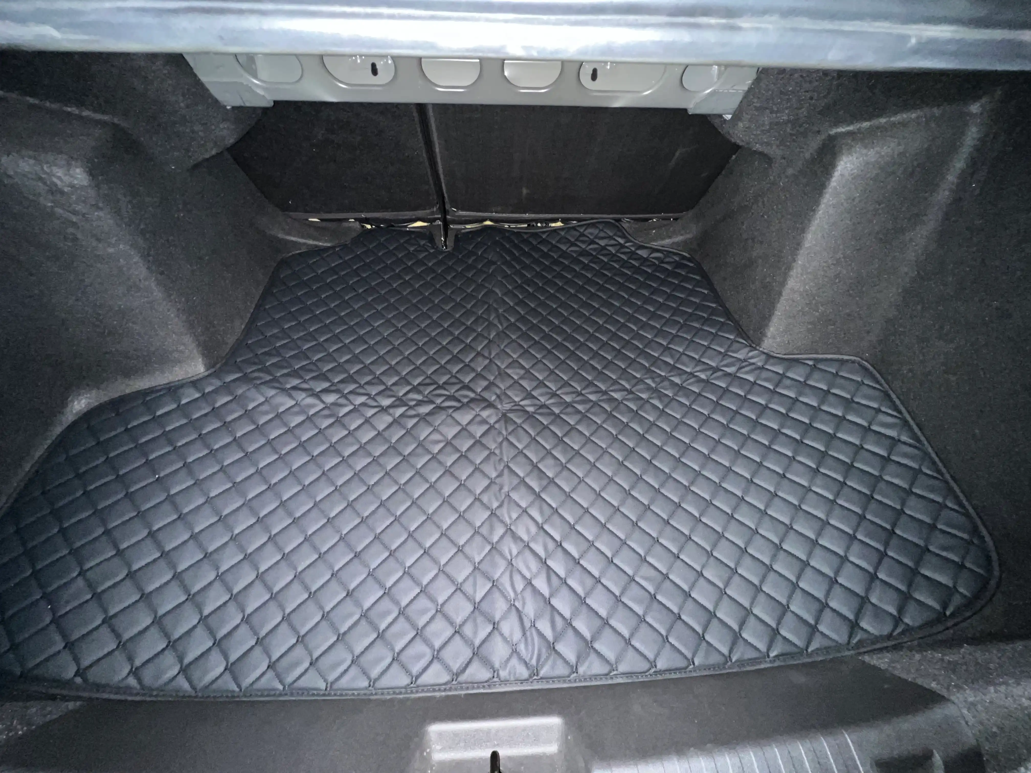 Yukxona uchun charm polik Chevrolet Lacetti