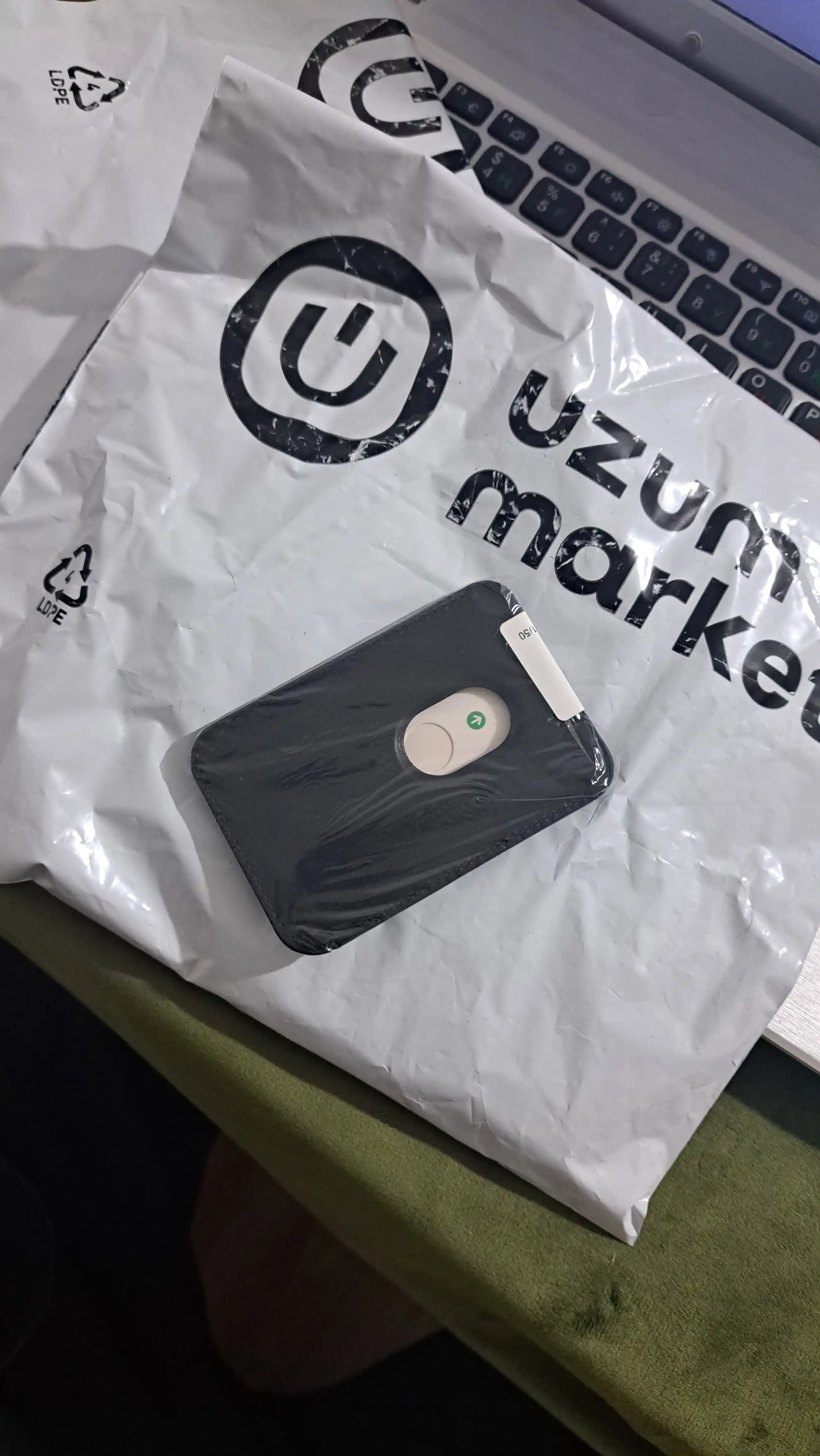 IPhone 15 ,14,13, 12 Pro Max Plus uchun magnit MagSafe karta hamyoni karta ushlagichi