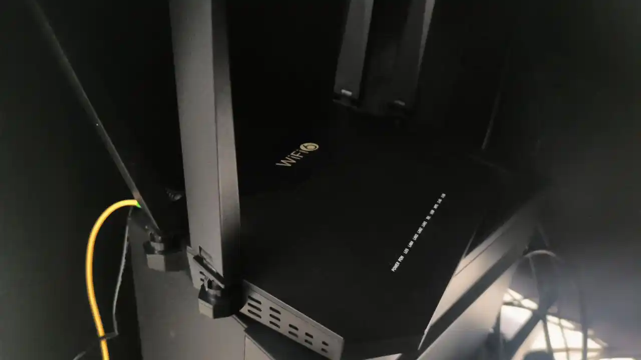 Роутер Uzonline Gpon 8245, 8546,8145V5, GPON WIFI 6