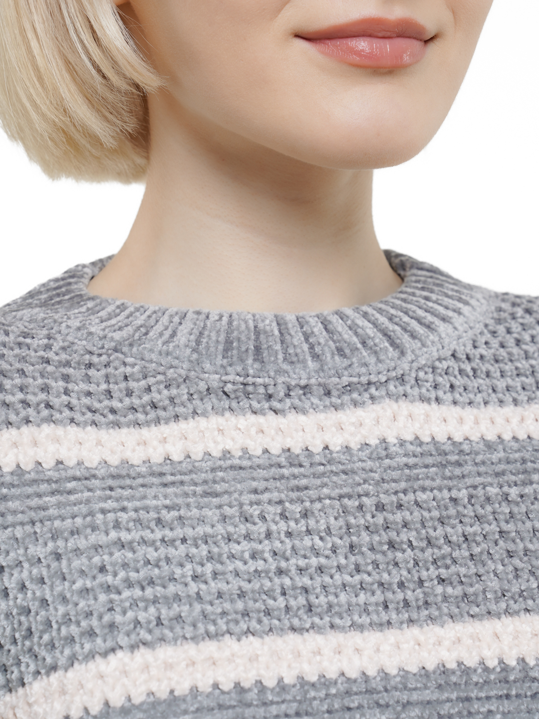 Bir ayol uyga sperma bilan tola mushuk bilan keldi.