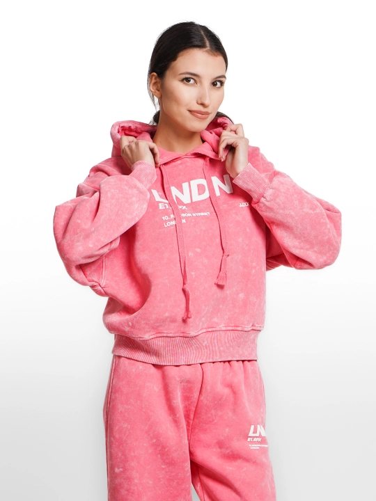Ayollar uchun sport kostyumi, issiq