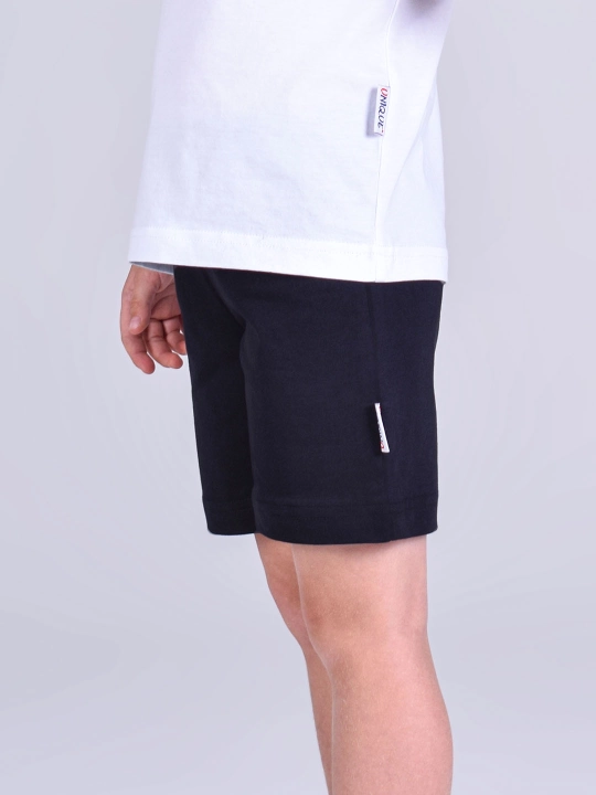 Yozgi engil sport shortilari