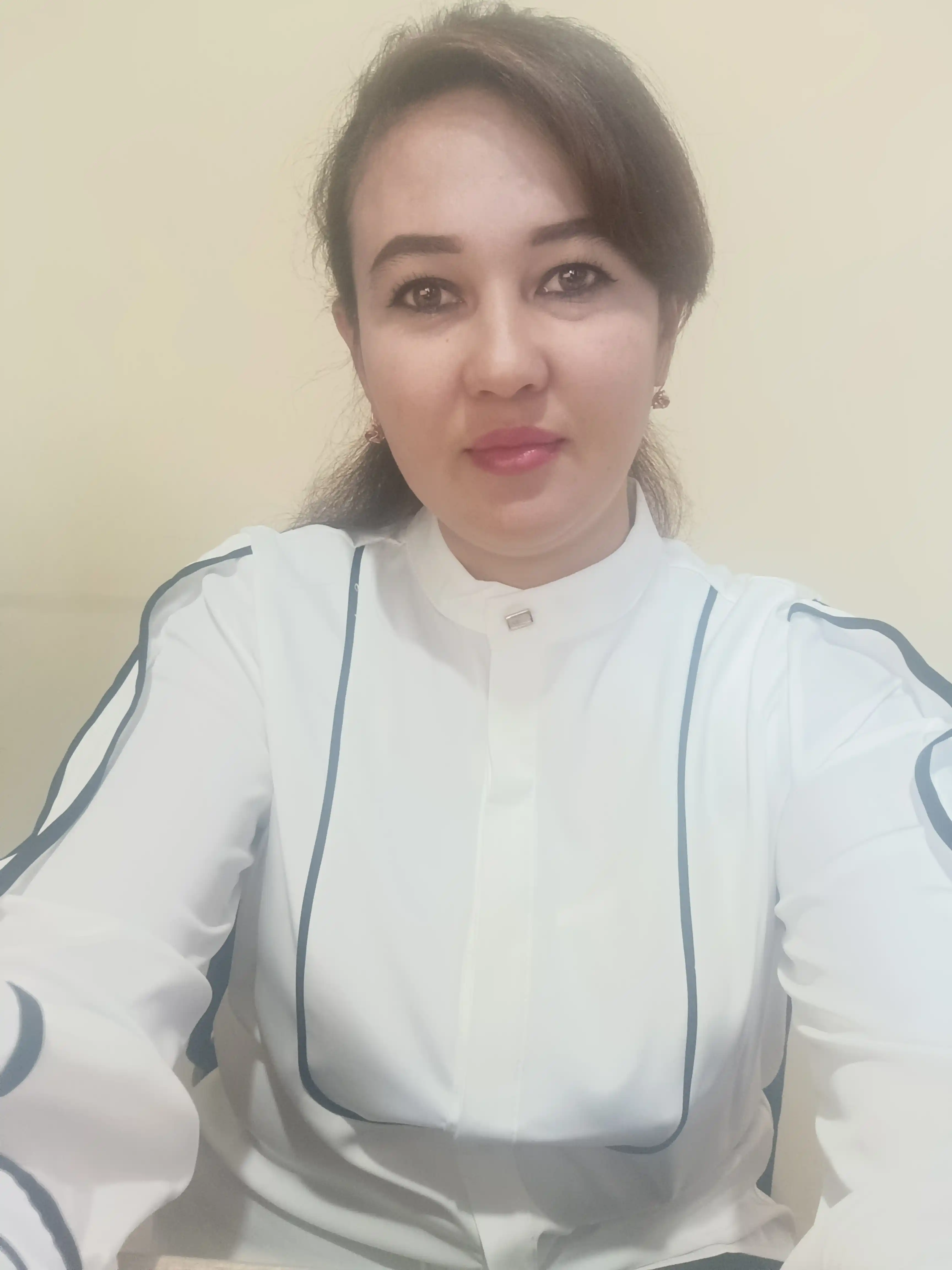 Ayollar bluzkasi