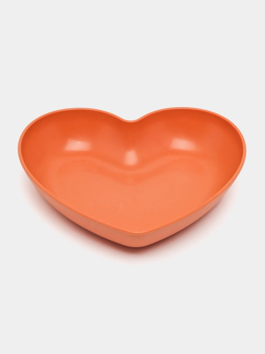 Yurak shaklidagi plastik qayta ishlatiladigan tarelkalar