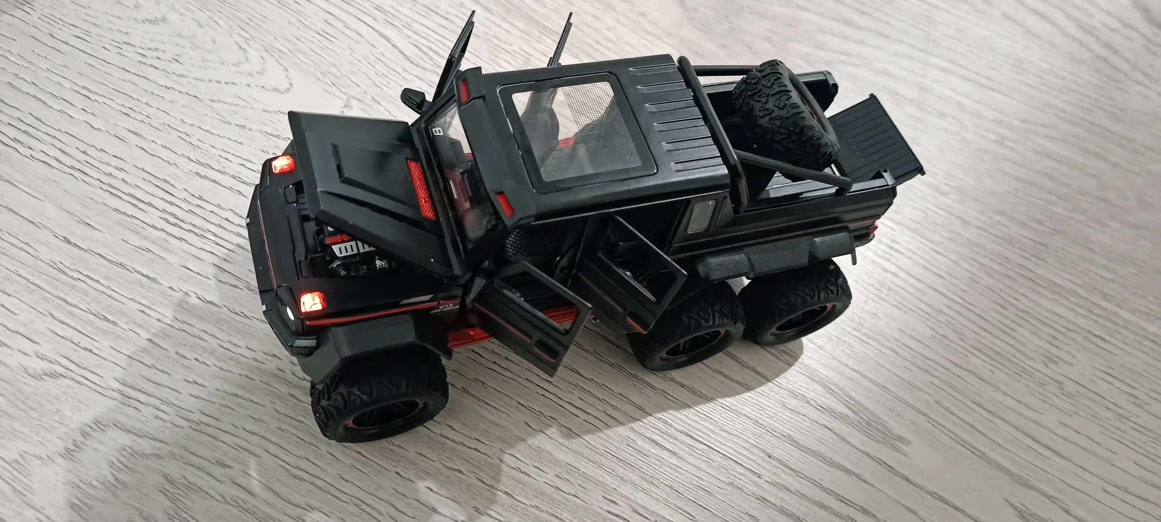 FIDGO avtomobil modeli, Mercedes G63 AMG 6x6