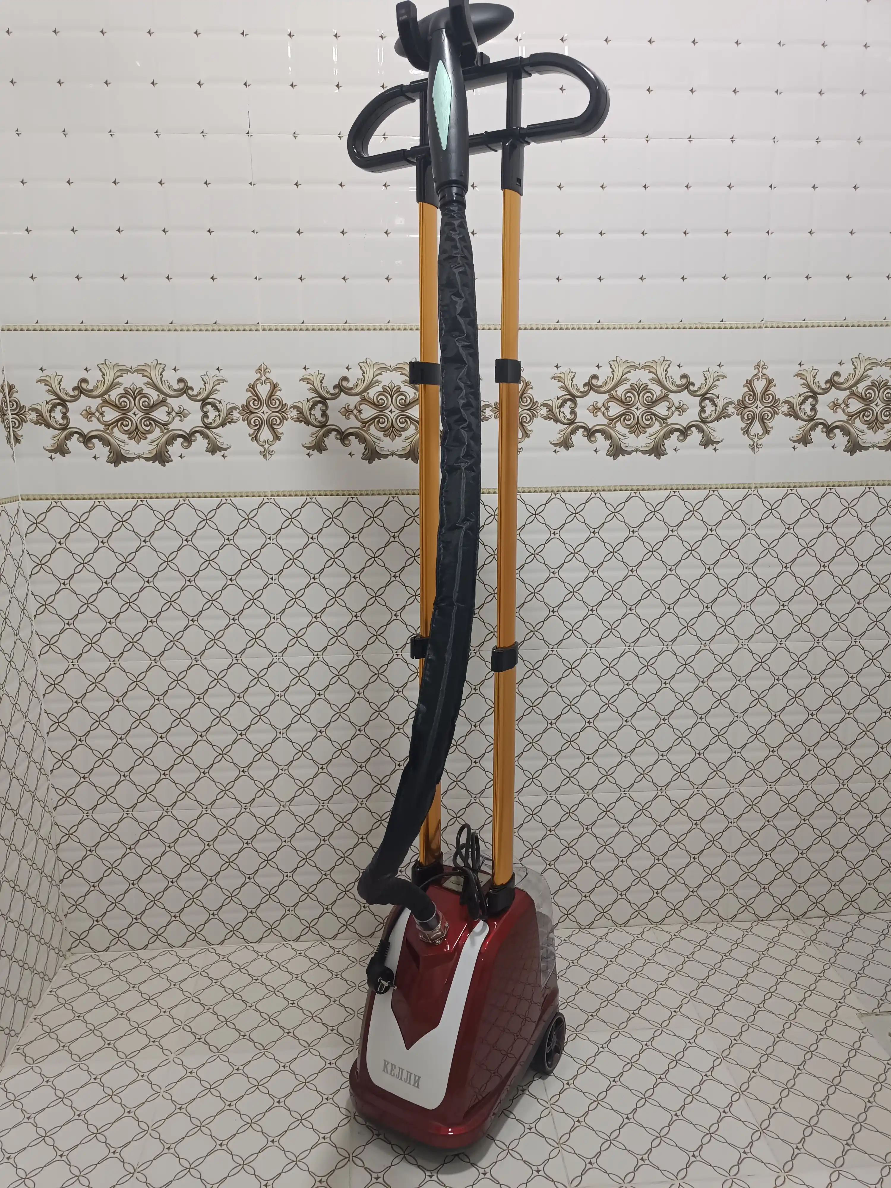 Professional bug'lagich kiyim dazmoli, quvvati 2800 Vt